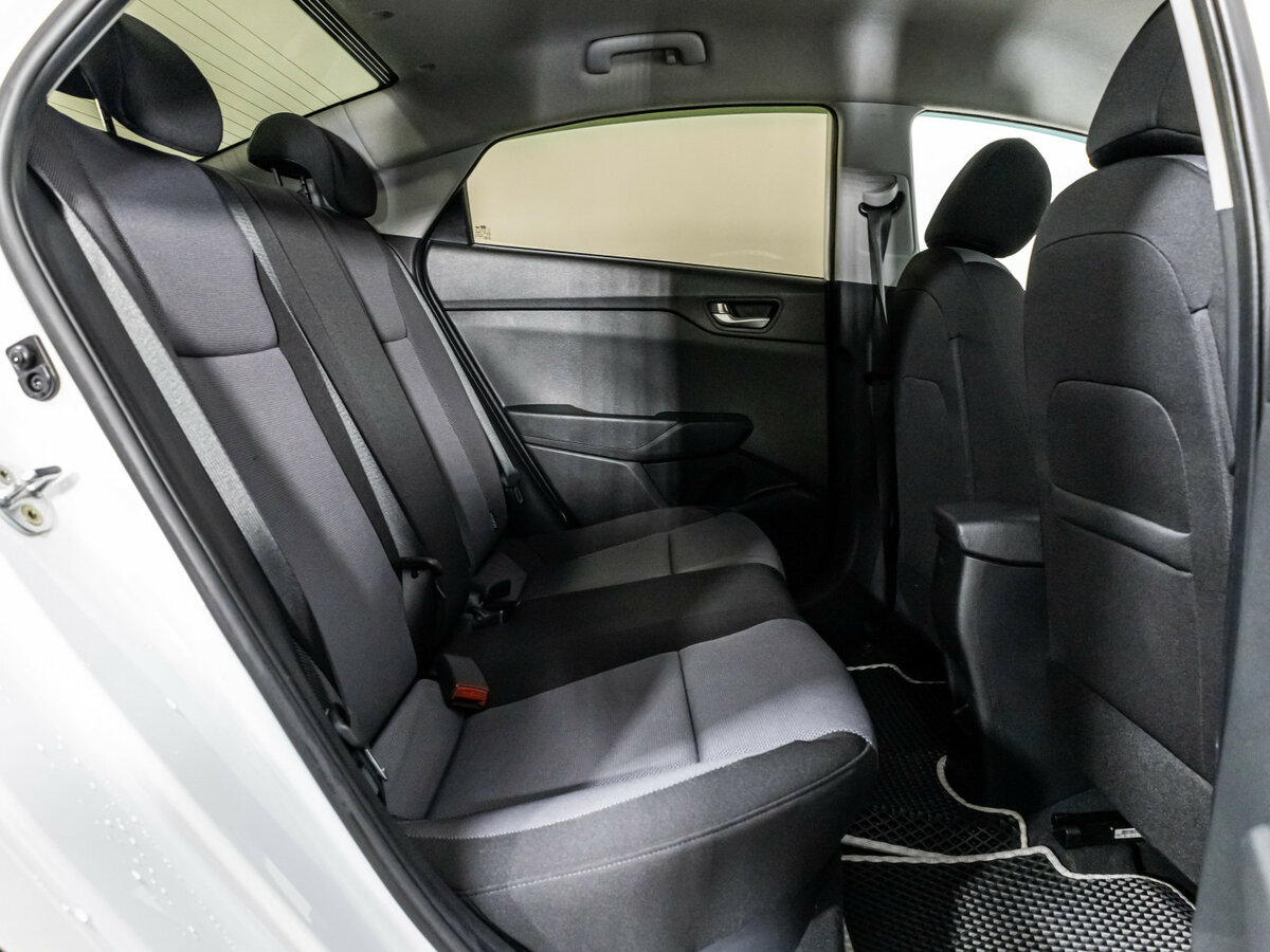 Hyundai Solaris II Рестайлинг, 2021 Фото №16