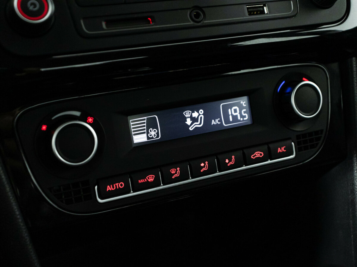 Volkswagen Polo V Рестайлинг, 2017 Фото №15