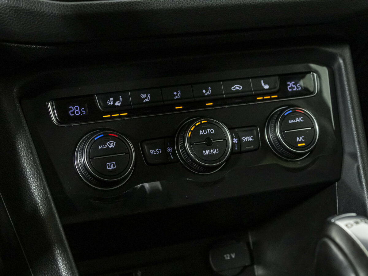 Volkswagen Tiguan II, 2018 Фото №11