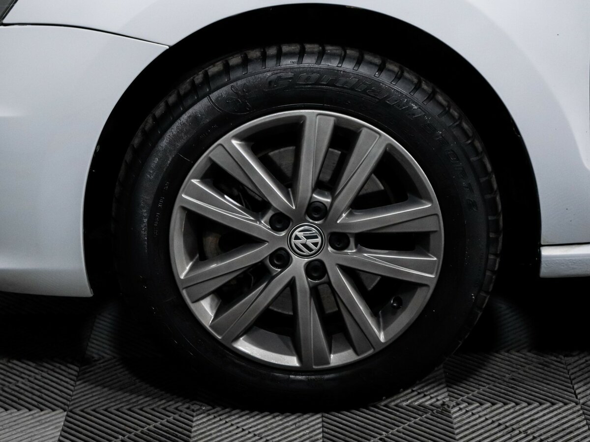 Volkswagen Polo V Рестайлинг, 2019 Фото №13