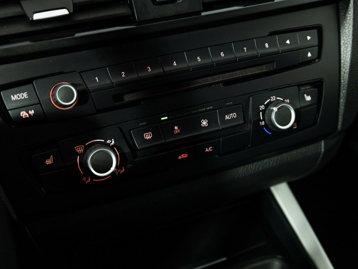 BMW 1 серии 116i II (F20/F21), 2013 Фото №15