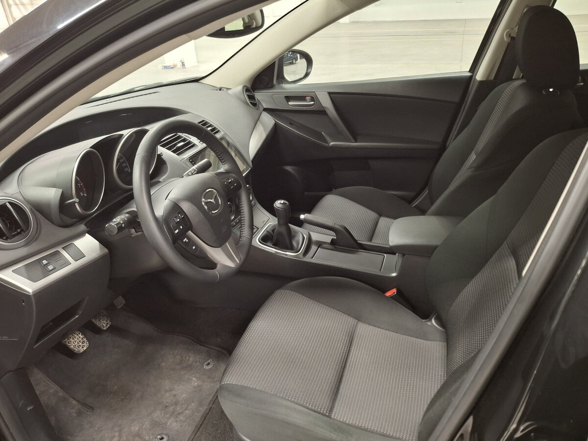 Mazda 3 II (BL) Рестайлинг, 2013 Фото №16