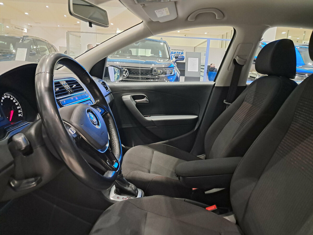 Volkswagen Polo V Рестайлинг, 2017 Фото №16