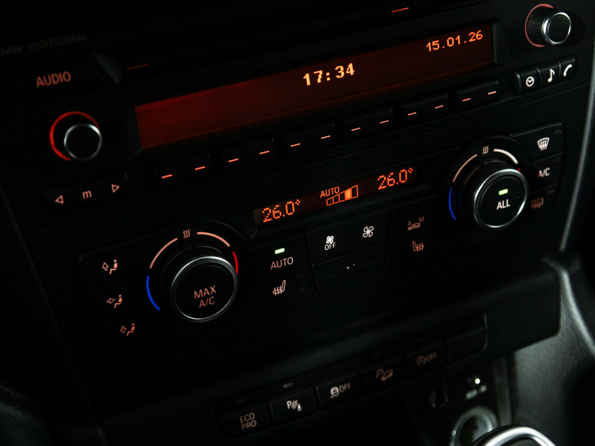 BMW X1 20d I (E84) Рестайлинг, 2014 Фото №15